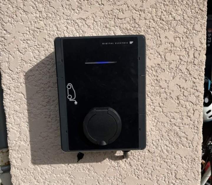 Borne recharge pour voiture électrique Bourgoin-Jallieu