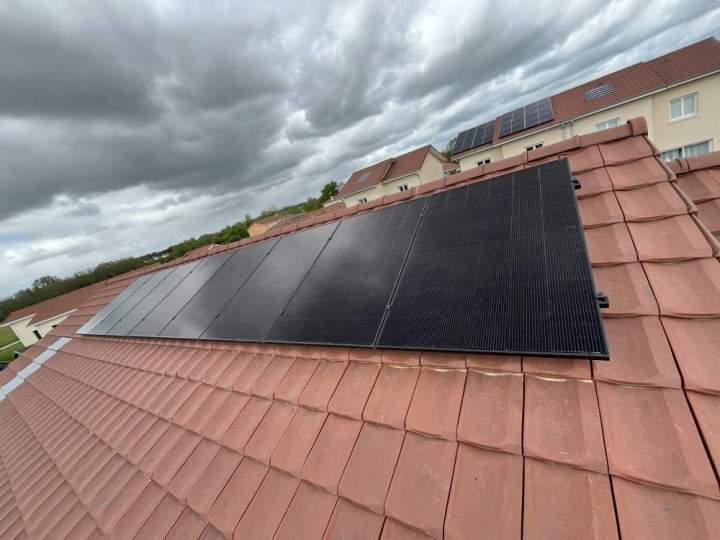 Panneaux solaires sur toit Bourgoin-Jallieu